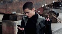 image de Deadpool - EXTRAIT VF "Super-Atterrissage"