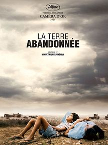 Affiche de La Terre abandonnée, film à voir en streaming sur Pygargue