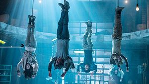 Le Labyrinthe 2 : les héros pendus par les pieds sur les photos de la suite