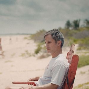 Photo Un homme à la mer