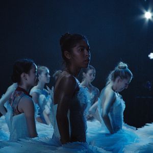 Photo Swan Song : Un nouveau "Lac des cygnes"