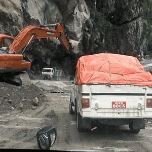 Photo L’Himalaya Sans Filtre : Sur Les Routes De Lo