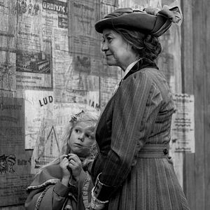 Photo La Jeune femme à l’aiguille