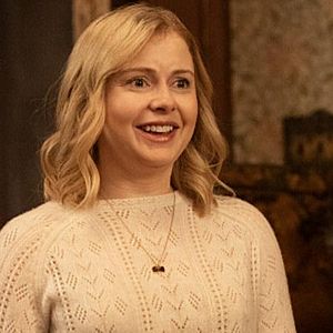 Photo Rose McIver