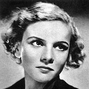 Photo Nova Pilbeam