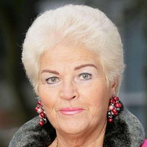 Photo Pam St. Clement
