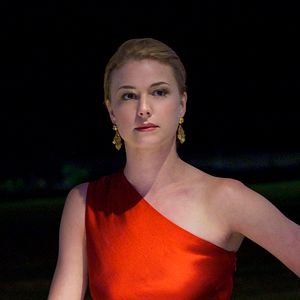 Photo Emily VanCamp