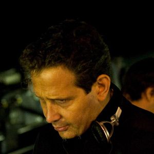 Photo Elliott Lester