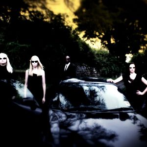 Photo The Dark Watchers: The Women in Black