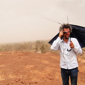 Photo Knistern der Zeit - Christoph Schlingensief und sein Operndorf in Burkina Faso
