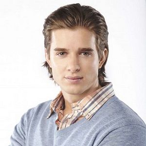 Photo Drew Van Acker