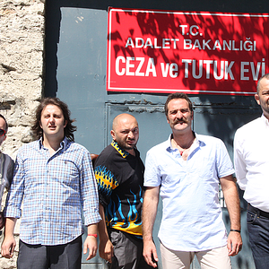 Photo Cakallarla Dans 2 : Hastasıyız Dede