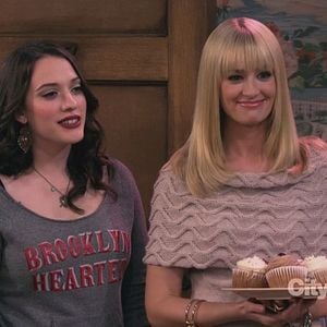 Photo 2 Broke Girls