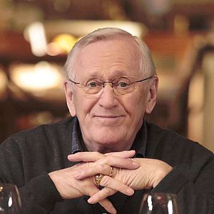 Photo Len Cariou