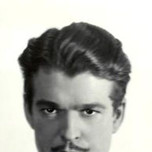 Photo Wallace MacDonald