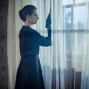 Photo The Black Gloves