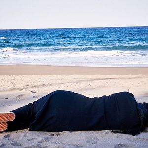 Photo Seule sur la plage la nuit