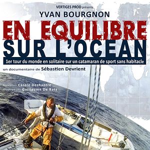 Photo En équilibre sur l'océan