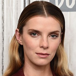 Photo Betty Gilpin