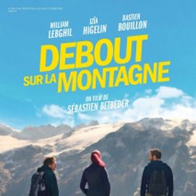 Photo Debout sur la montagne