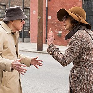 Photo Crisis in Six Scenes