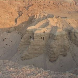 Photo Qumran. A la recherche du trésor de Wadi Hakipah