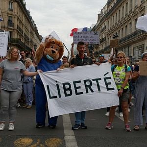 Photo Liberté - Blouses blanches