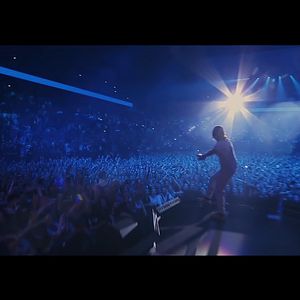 Photo Orelsan – Montre Jamais ça à Personne