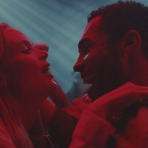 Photo Threesome (2021)