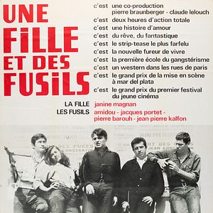 Photo Une fille et des fusils