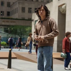 Photo The Crowded Room