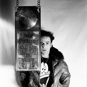 Photo High & Low - John Galliano