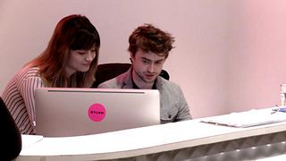 image de Daniel Radcliffe devient agent d'accueil