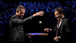 image de Channing Tatum et Jimmy Fallon s'écrasent des oeufs sur la tête