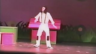image de Quand Zac Efron était Snoopy au spectacle de fin d'année de son école...