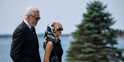 poster de la série Cravates noires et pieux mensonges