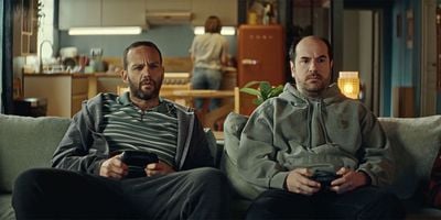 poster de la série bref. Tout redémarre.