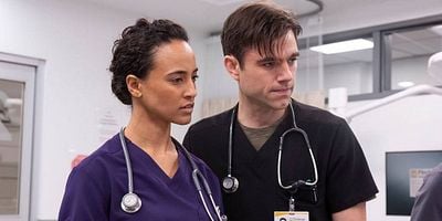 poster de la série 12:00 PM