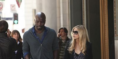 poster de la série Une main tendue