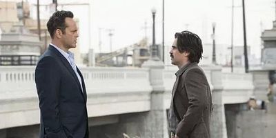 poster de la série La nuit te découvre