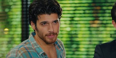 poster de la série İnadına Aşk 1.Bölüm