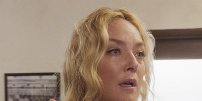 poster de la série Hahai i nā pilikua nui