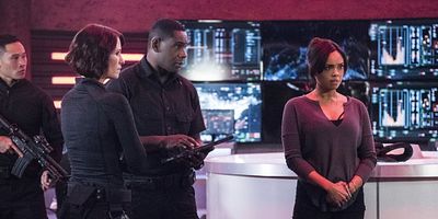 poster de la série L'un d'entre nous...