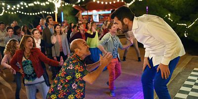 poster de la série Retrouvailles au camping