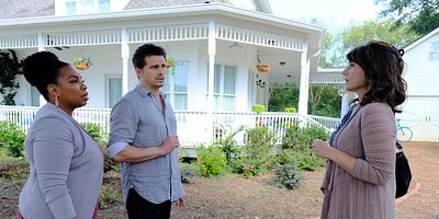 poster de la série Brutal Acts of Kindness