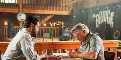 poster de la série Ici et là