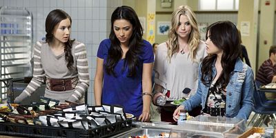 poster de la série Derrière les barrières