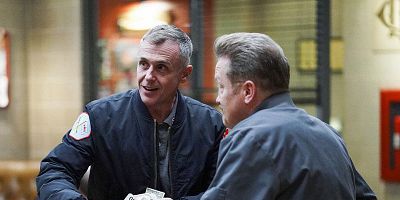 poster de la série Rester soudés