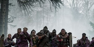 poster de la série La malédiction de la pluie rouge