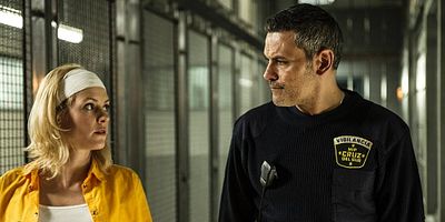 poster de la série Cousu de fil blanc